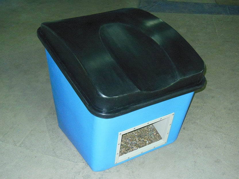 Пластиковый контейнер с крышкой и дозатором ТанПласт ТПП-300